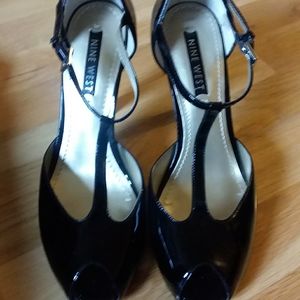 Nine West Shiny Black Pumps